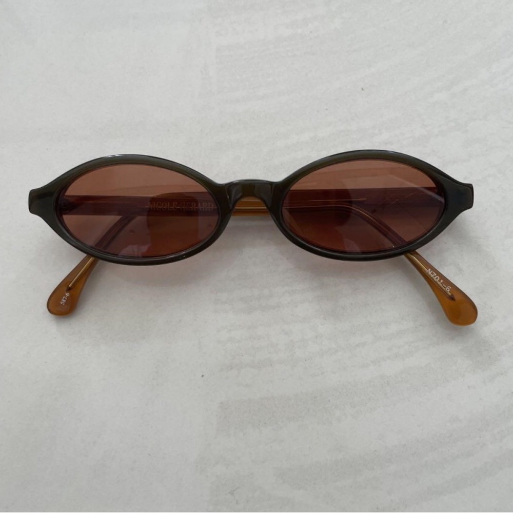 Stylish Brown Oval Sunglasses - image 1